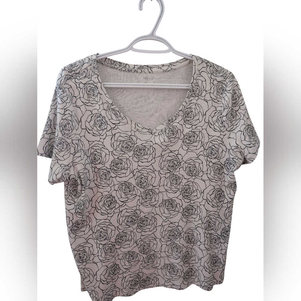 Floral Print Women's Top - Black and White 2/22 $ on active wear selected